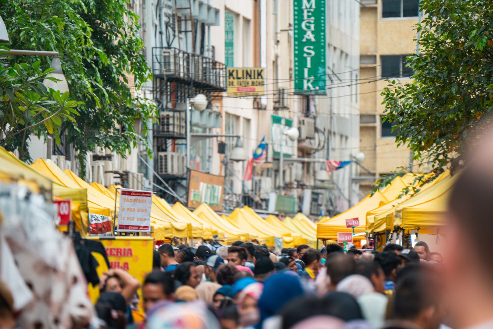 The street food night market on Jalan Alor in central Kuala Lumpur, Malaysia