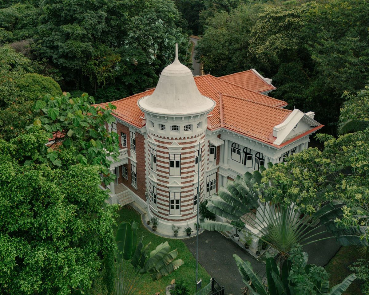 The mansion's iconic dome and blood-and-bandages wall finish paint a distinct look